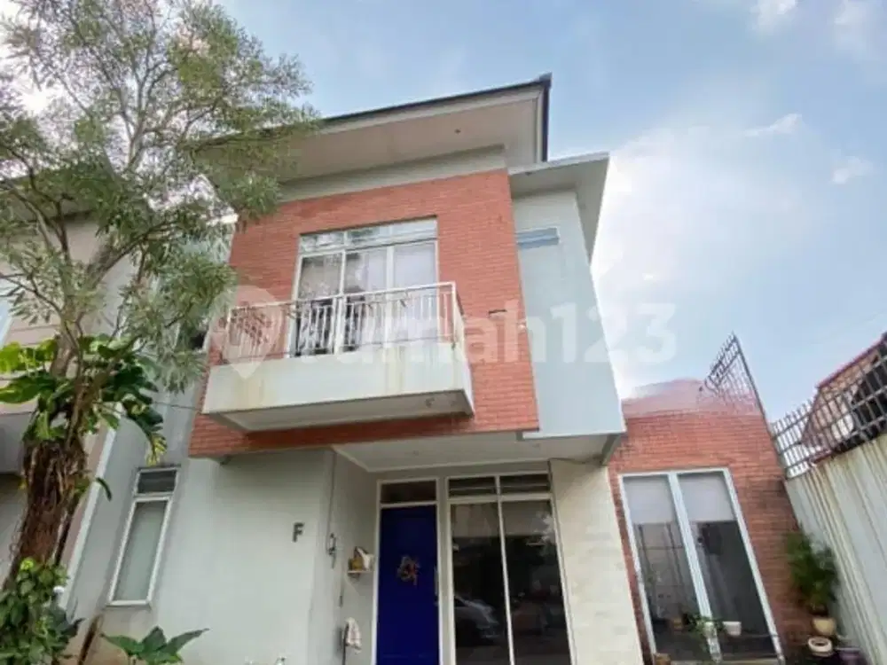 Kesempurnaan di Jantung Kota Rumah 2 Lantai Dekat Mrt Lebak Bulus