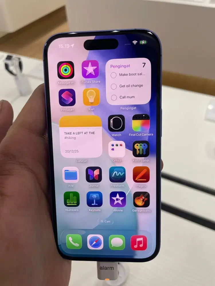 Iphone 16 basic garansi resmi Indonesia