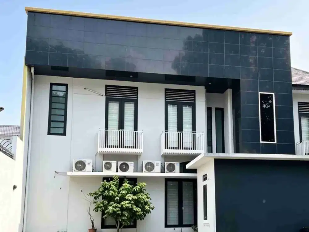 Rumah komersial cocok untuk kantor, restaurant atau klinik kecantikan di Tebet