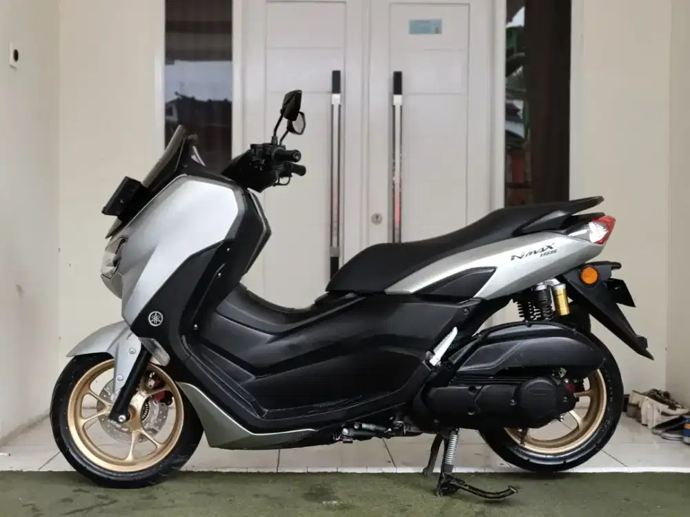 Nmax abs tahun 2022 low km 23rb/tt boleh gan cash lebih bagus
