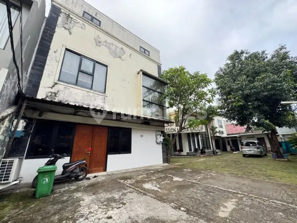 Gedung Kantor Siap Pakai di Jagakarsa - Luas dan Strategis