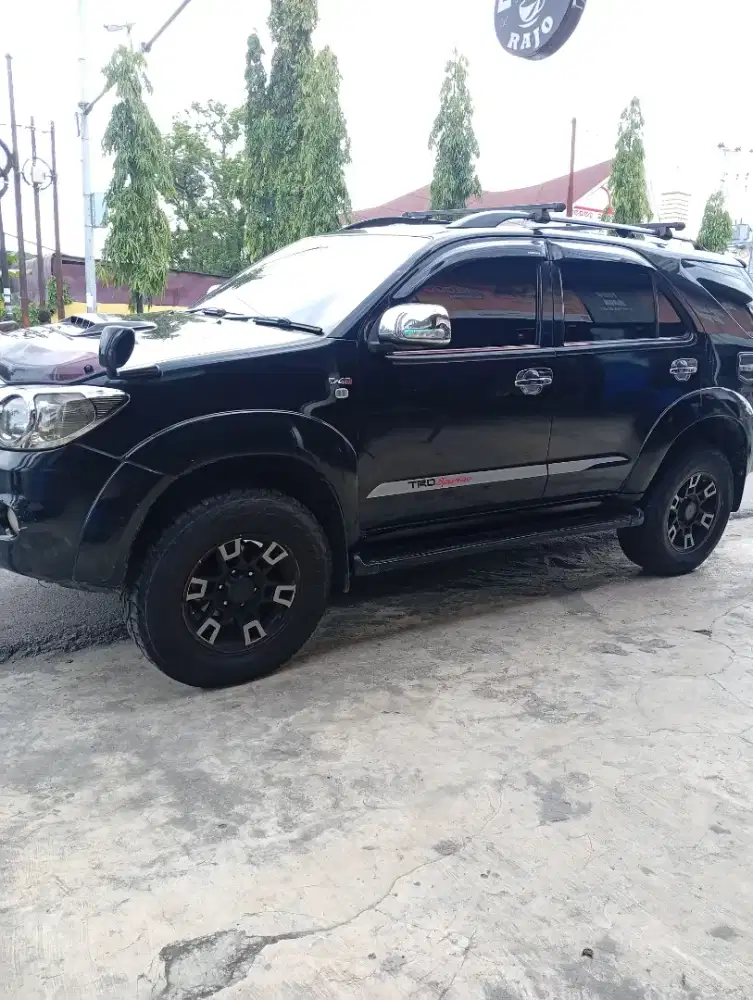 Toyota Fortuner diesel type G manual 2010