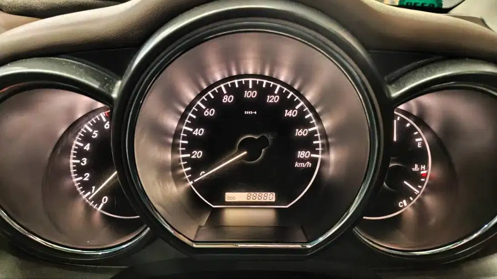 Harrier 240G, 88rb KM, Pajak Hidup, Mulus Luar Dalam, Silver/Black.