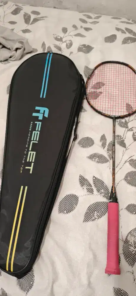 Raket FELET aero carbon