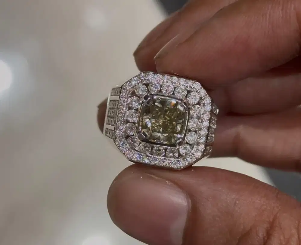 Berlian Fancy 2 crt lebih ring emas berlian