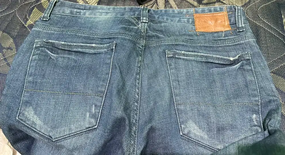 Celana Jeans Motif sobek
