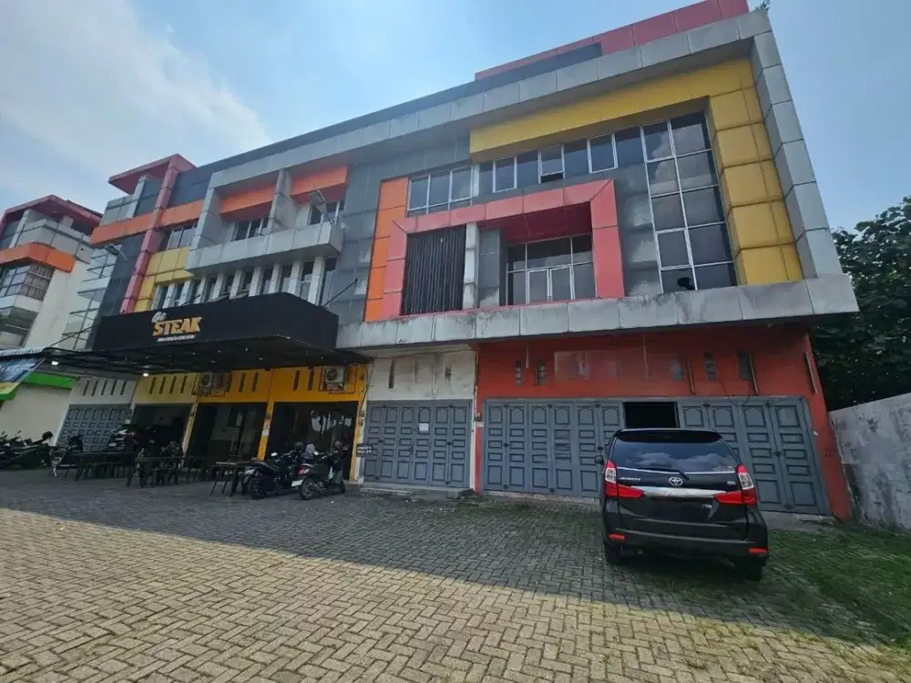Dijual 2 Ruko Gandeng Jl. Amal Ring Road Komplek Premiere Shop