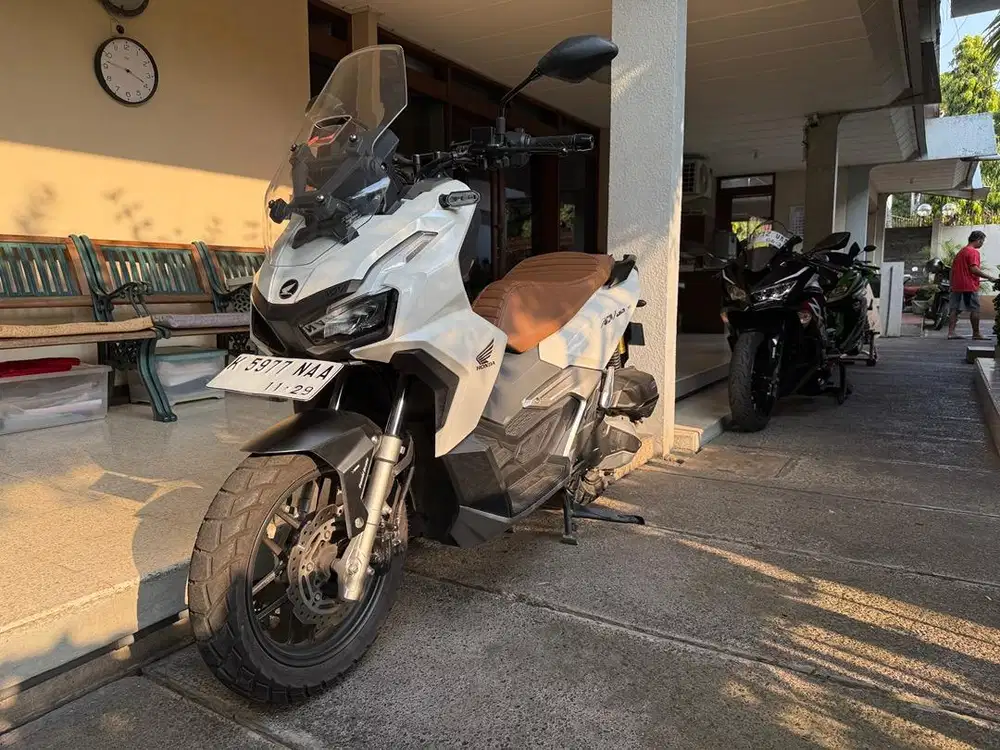 Adv 160 cbs 2024 putih metalik like new