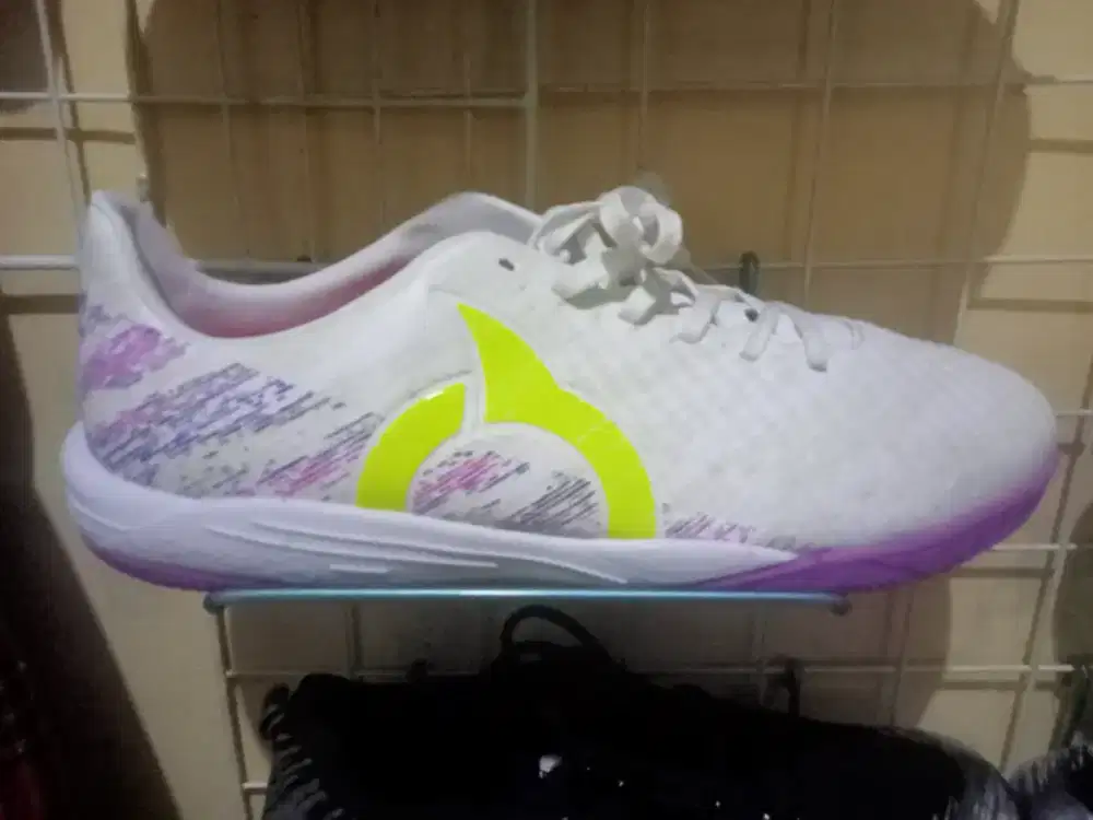 Sepatu futsal Ortus