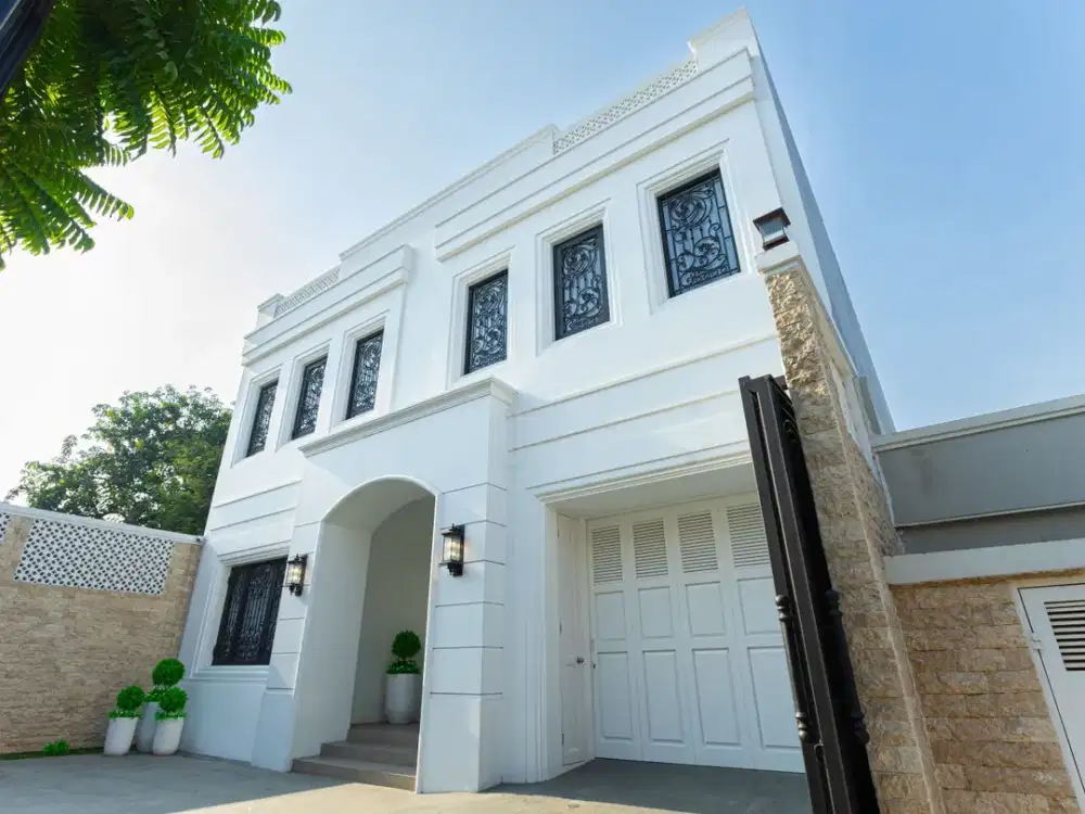 Rumah Mewah Baru di Kemanggisan ilir 2.5 Lantai SHM Hadap Timur Selatan
