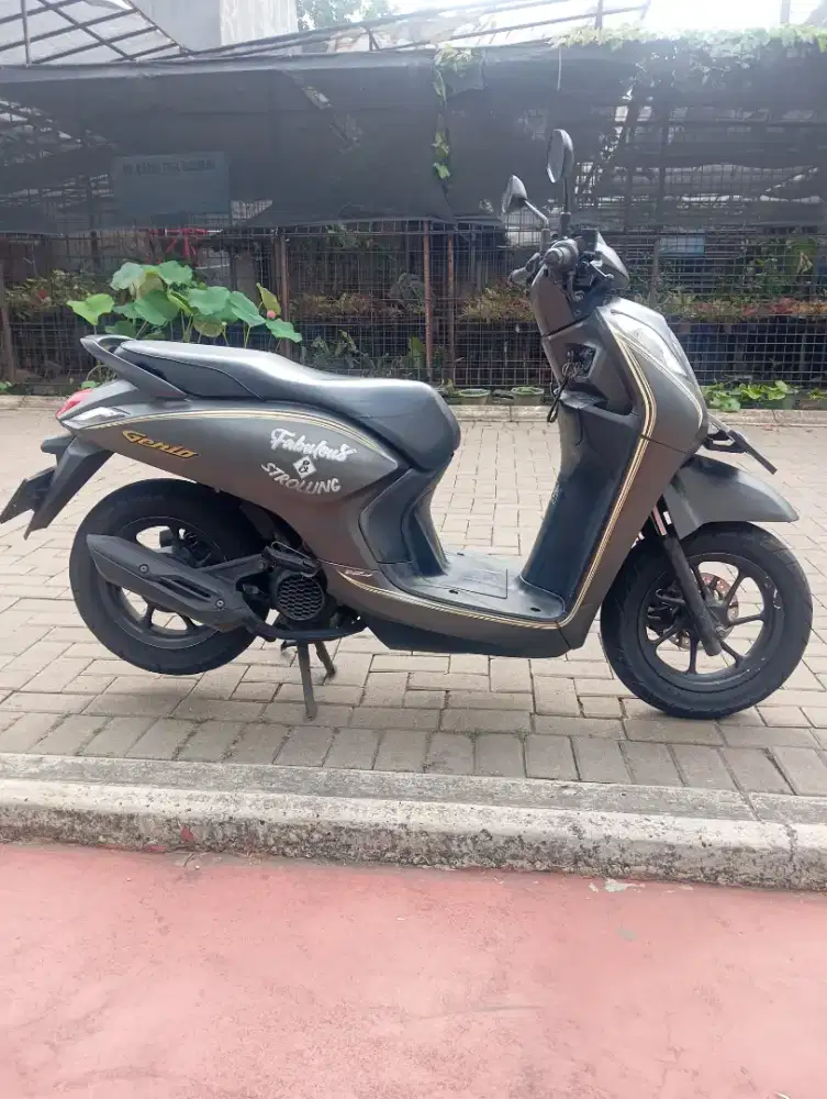 Honda Genio Donat CBS ISS 2022 fulori mulus pajak panjang 04-2027