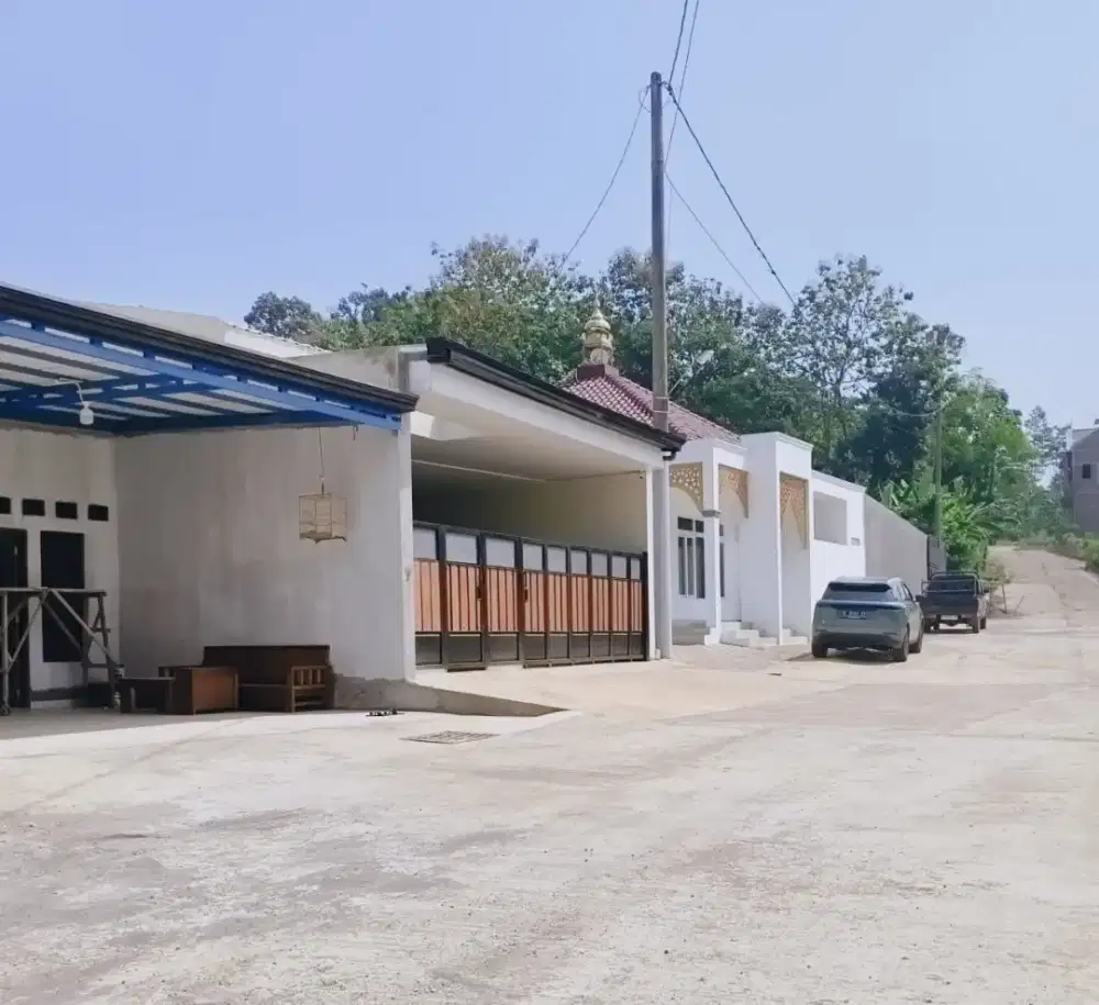 RUMAH BAGUS SIAP HUNI DEKAT JALAN RAYA UTAMA
