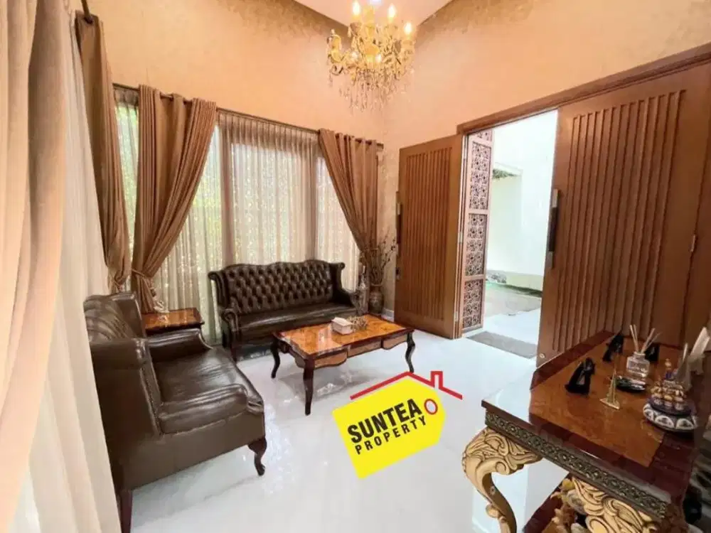 Rumah Megah Sektor 6 Dengan Kolam Renang Pribadi (SP 1183 IA)