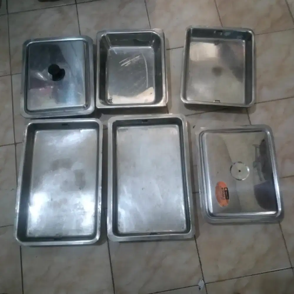 tempat lauk dan sayur prasmanan
