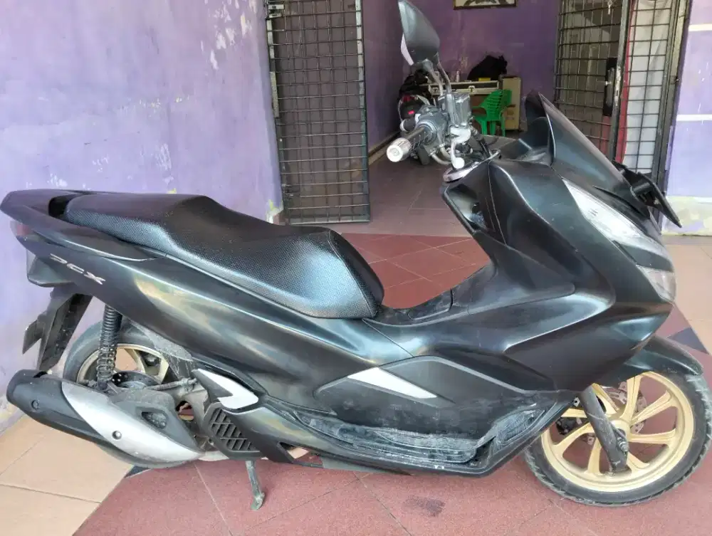 Dijual Honda pcx 150cc tahun 2020,,lengkap BPKB.. kondisi sehat..