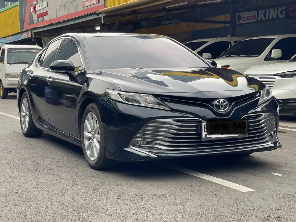 TOYOTA CAMRY V AT 2020 HITAM