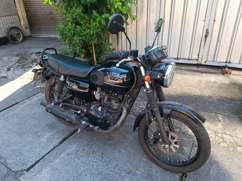 UD ENY MOTOR - Kawasaki W175 SE thn 2023 buruan