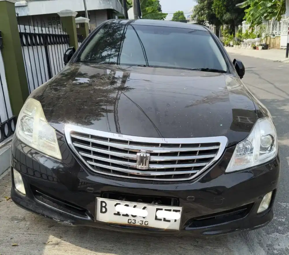 Toyota Crown royal salon 2009