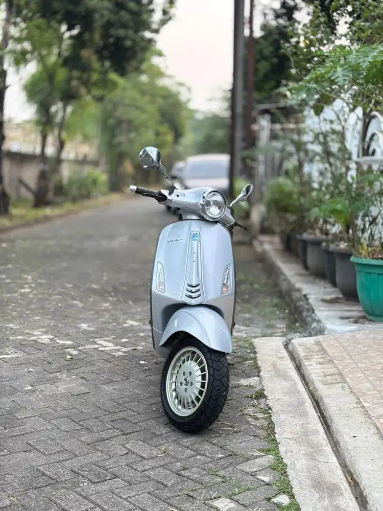DIJUAL PIAGGIO VESPA PRIMAVERA IGET ABS TH 2018 GOOD CONDITION