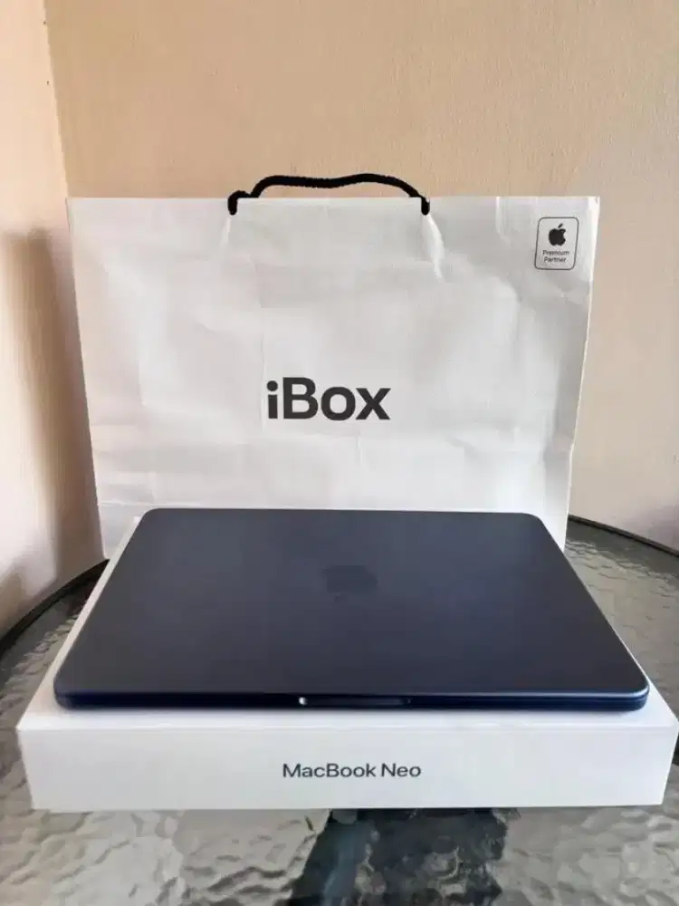Macbook Neo 8/256 ibox