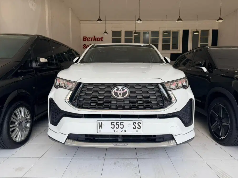 Toyota Innova Zenix V Hybrid Modellista AT 2023 KM 29rb Bisa DP Min