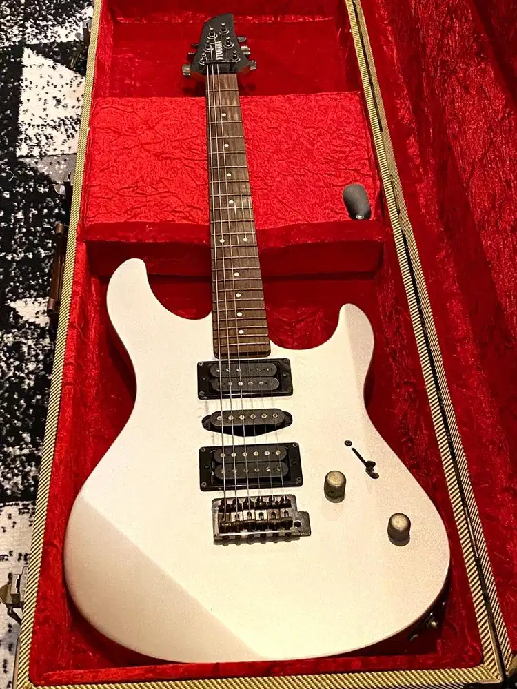 Yamaha RGX121Z Silver
