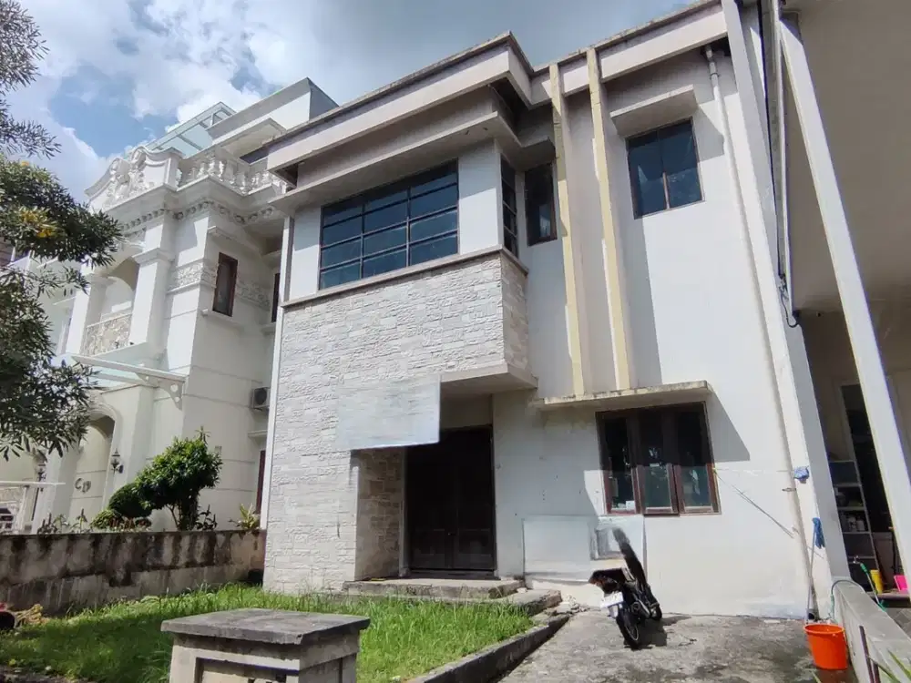 Dijual Villa River View Polonia Jalan Adi Sucipto