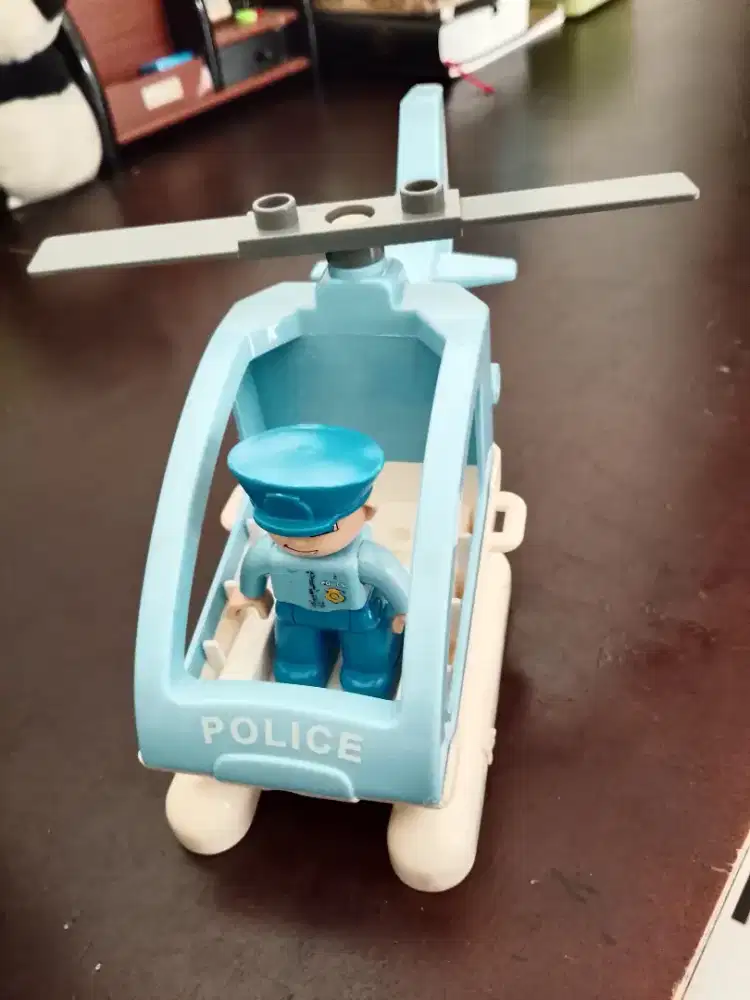 Lego Pesawat Polisi