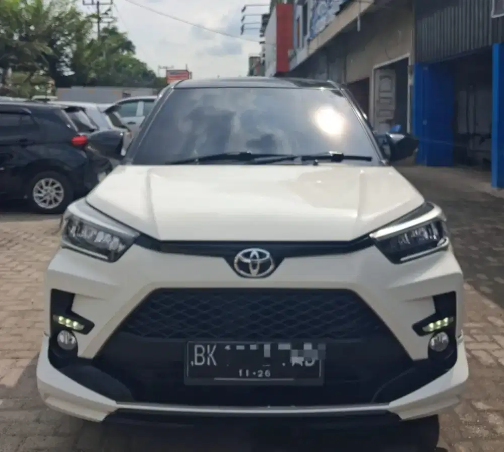 Raize GR 1.0 T AT Two Tone 2021 Putih