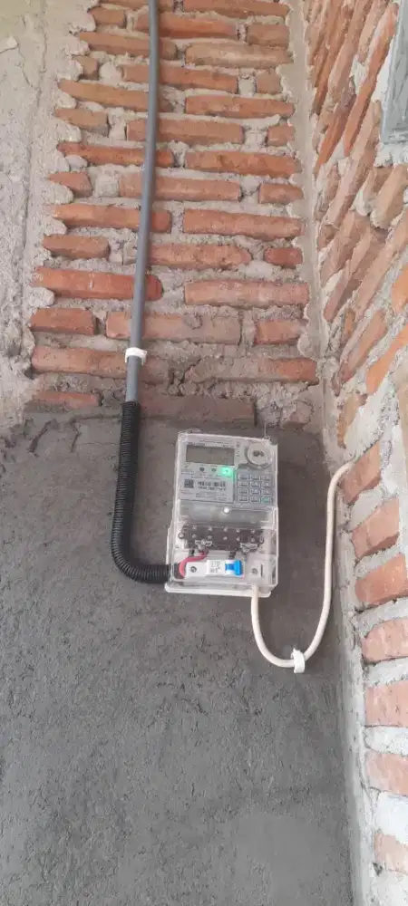 Tukang listrik rumah kantor gedung panggilan