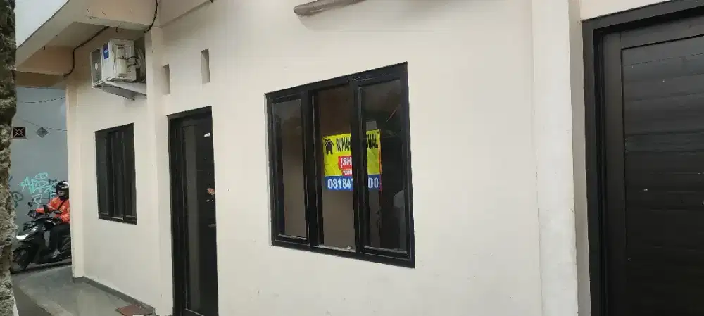 Dijual Rumah Kontrakan 3 pintu 2 lantai AC