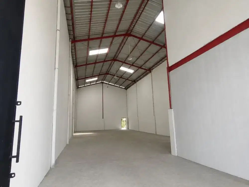 Disewakan Cepat Siap Pakai Unit Gudang Kamal Bisnis Center Bonus Ruang Kantor