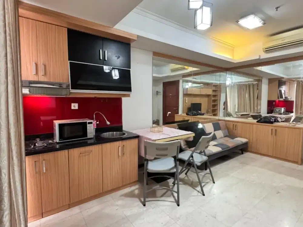 Disewakan Unit 2BR, Royal Mediterania Garden, View Kolam