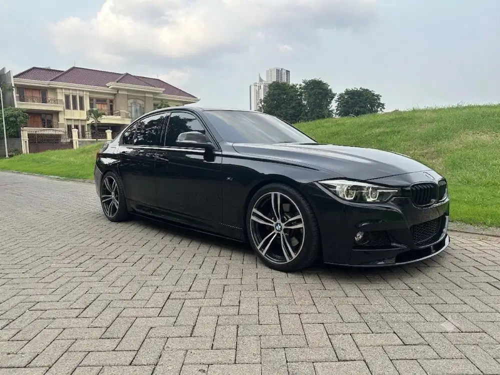 BMW 320i F30 2015