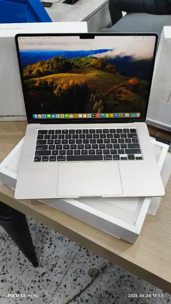 Macbook Air M3 15Inch 8/256 Starlight BH 100 CC 1 Garansi Aktif 11 bln