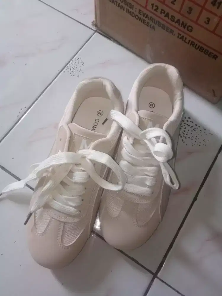 sepatu wanita uk 38