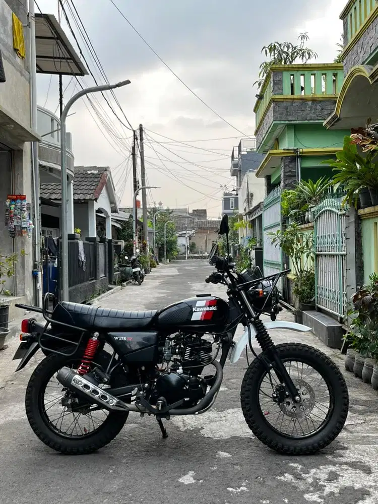 Kawasaki W175 TR 2020 Hitam