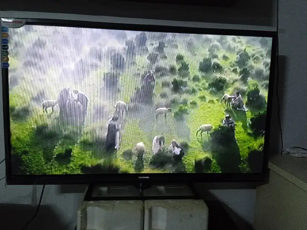 Jual 1 Set TV Changhong 51 Inch Layar Lebar Normal +++ COD Ancol Timur