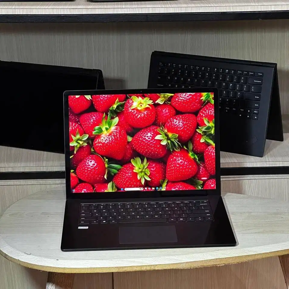 Microsoft Surface Laptop 4 AMD Ryzen7 Surface Edition 16Cpu super slim