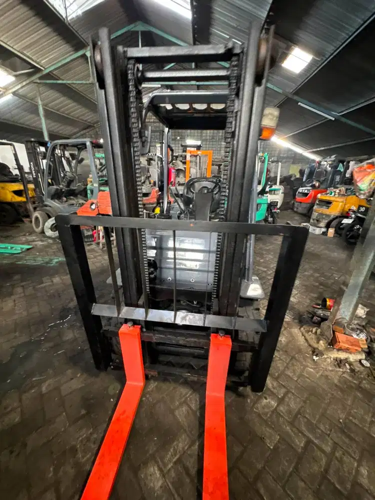 READY FORKLIFT TOYOTA 3 TON MAST 3 METER LANGSUNG PEMILIK