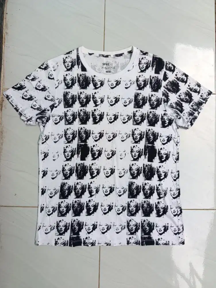Kaos Merlin Monroe uniqlo original
