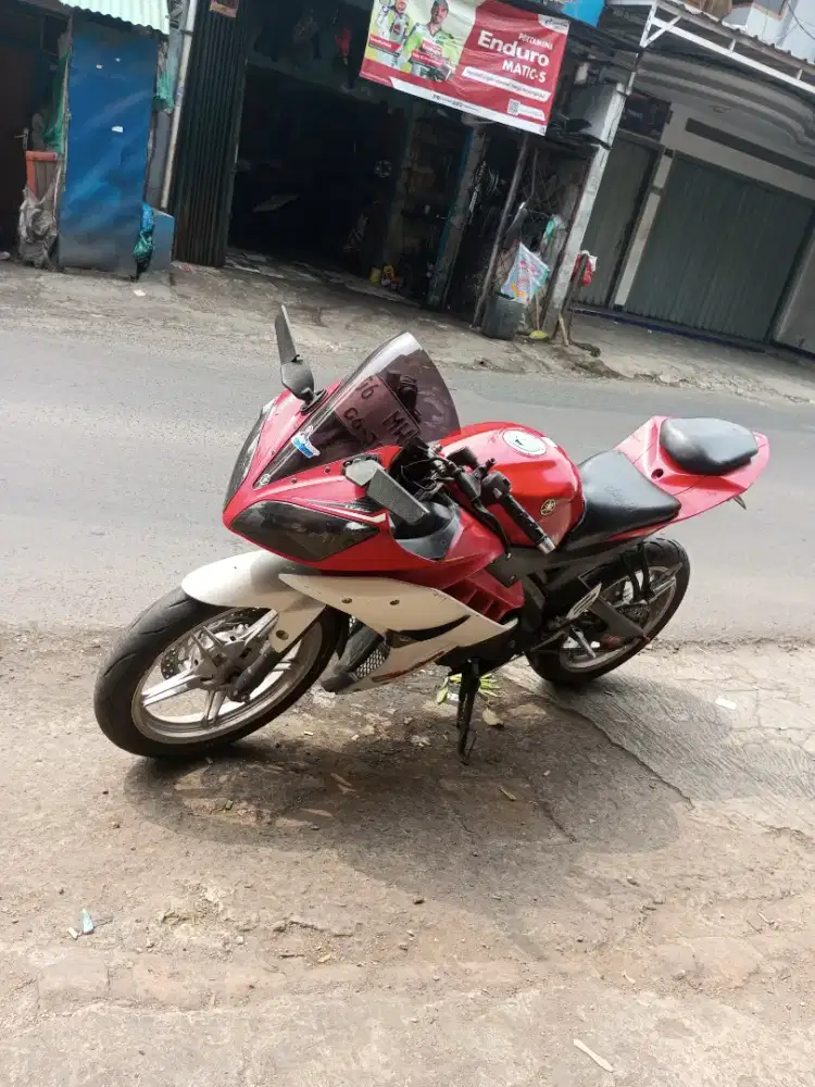 Dijual r15v2 tahun 2015 nego tipis