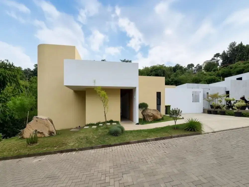 DIJUAL RUMAH VILA MEWAH VIEW FOREST AREA DAGO PAKAR TIMUR