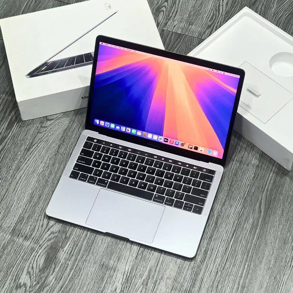 MACBOOK PRO 2019 TOUCHBAR 8GB/256GB LENGKAP