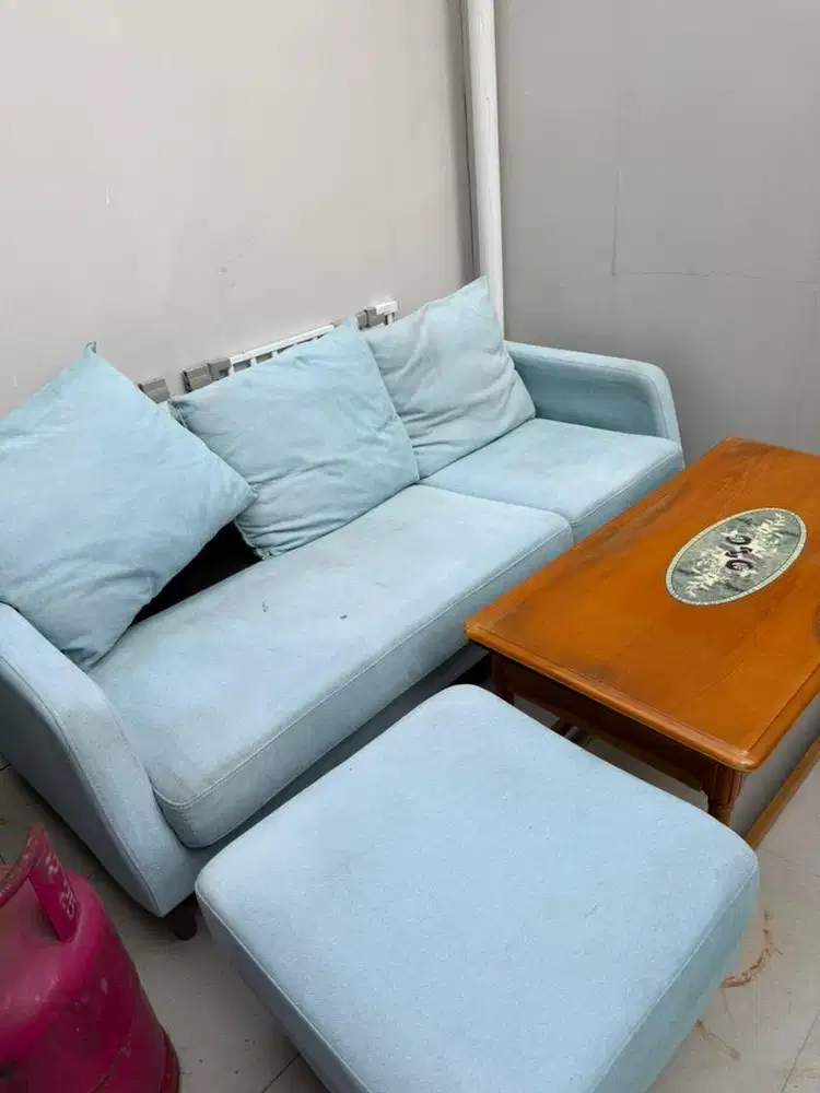 Sofa informa biru muda