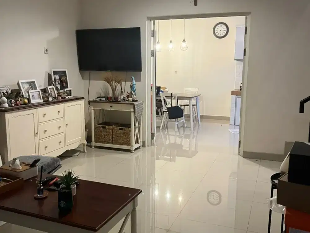 RUMAH DEKAT CLUBHOUSE dan dekat pasar intermoda BSD SERPONG GARDEN 2