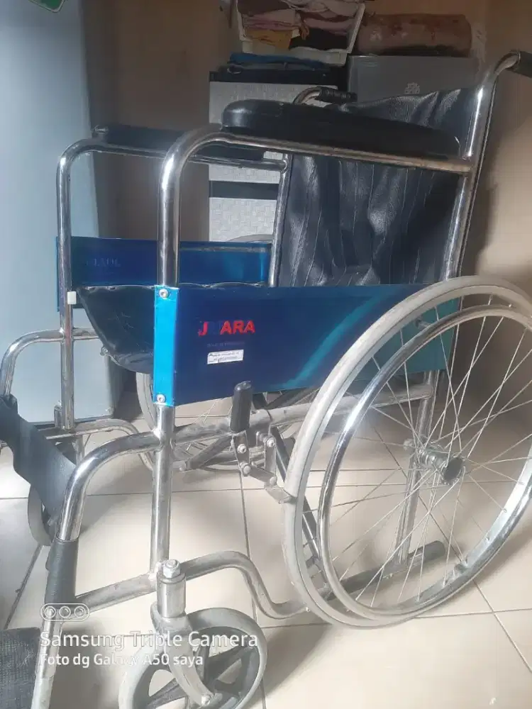 Kursi roda bekas