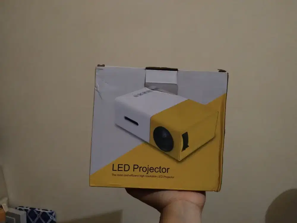 LED PROJECTOR MINI