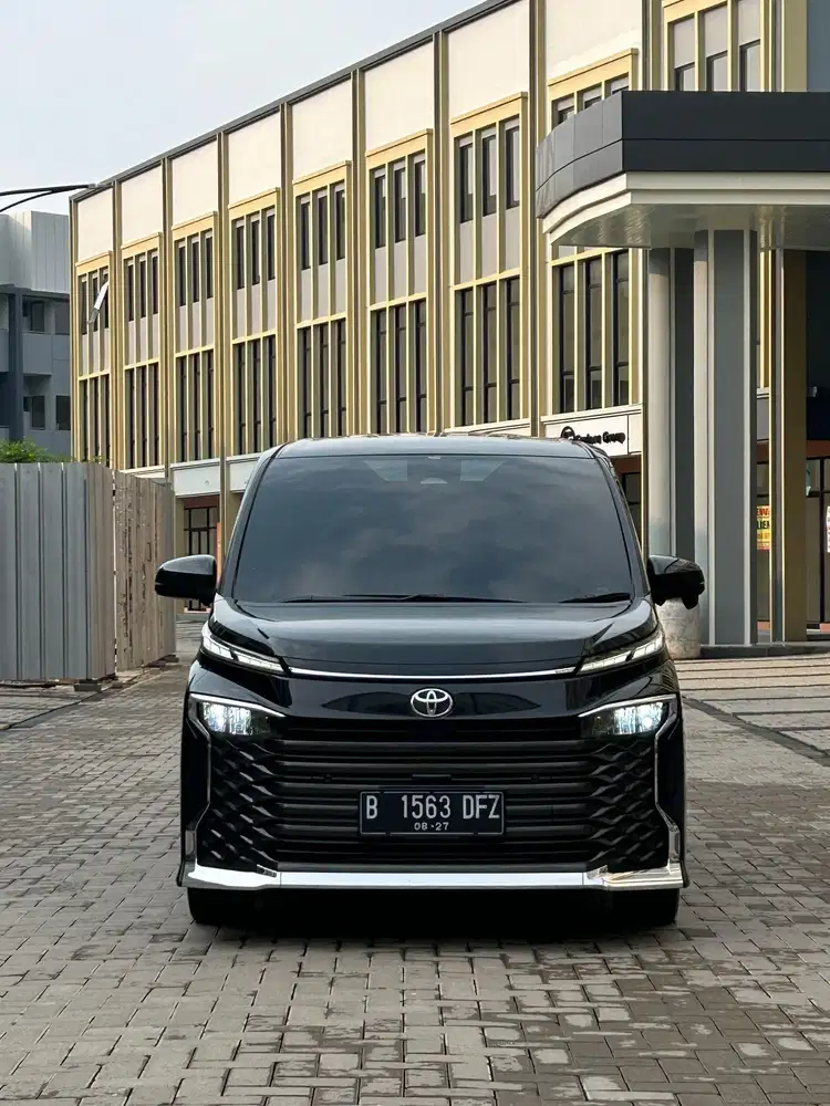 LOW KM!! NEW VOXY 2.0 CVT TSS 2022 BLACK HITAM METALIK