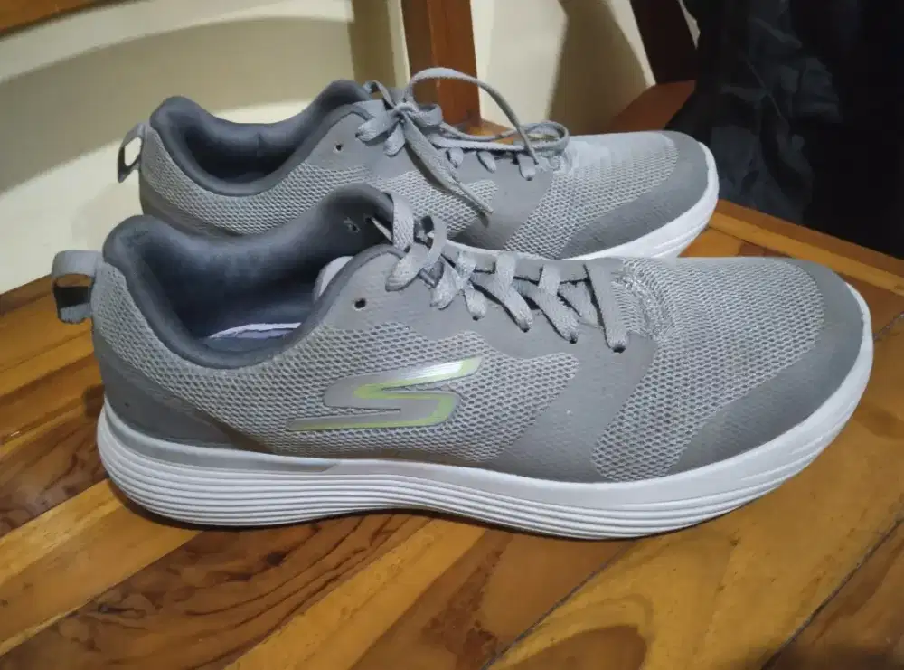 Jual sketcher shoes go run ultra go